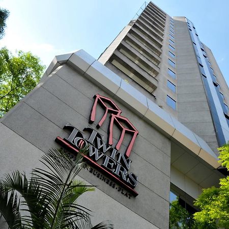 Aparthotel Twin Towers เซาเบร์นาโด ดู กัมโป ภายนอก รูปภาพ